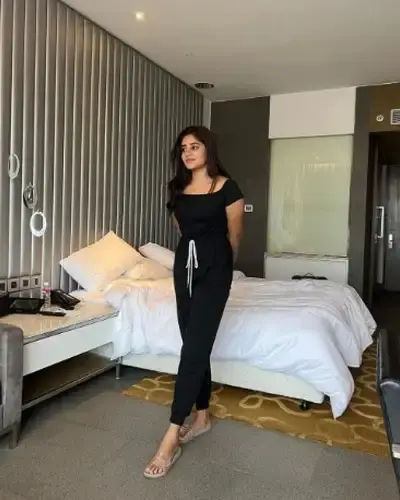 Call Girls Alamnagar Cash On Delivery